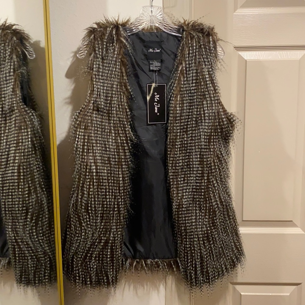 Me Jane - New Super Cute Brown & White Faux Fur Vest